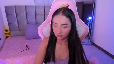 mia  nicolle online show from September 25, 3:10 am