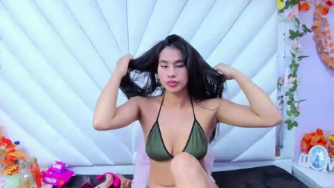 miaa_davis_ online show from October 1, 3:34 am