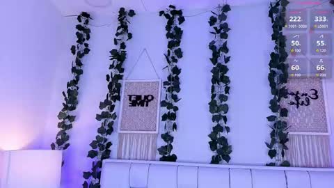 Mia online show from February 22, 11:42 am