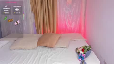 Snapshot of miaa_ginger chatting on March 9, 3:38 pm Mia online show from March 9, 3:38 pm