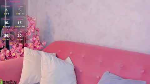 Snapshot of miaa_hill chatting on May 4, 12:56 pm Mia online show from May 4, 12:56 pm