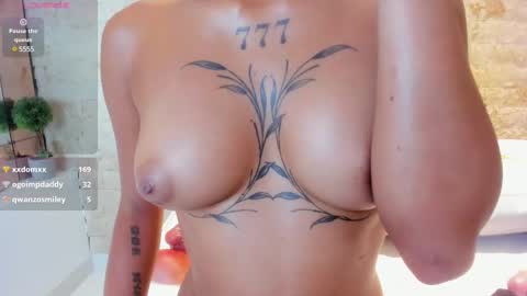 Snapshot of miaa_roldan chatting on February 12, 2:35 am Miaa online show from February 12, 2:35 am