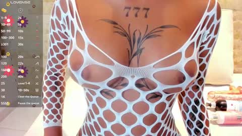 Snapshot of miaa_roldan chatting on February 27, 8:06 am Miaa online show from February 27, 8:06 am