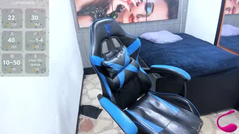 Snapshot of miaa_scott chatting on October 22, 2:06 pm online show from October 22, 2:06 pm