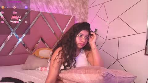 Snapshot of miaa_smiith1 chatting on December 19, 4:13 pm miaa_smiith1 online show from December 19, 4:13 pm