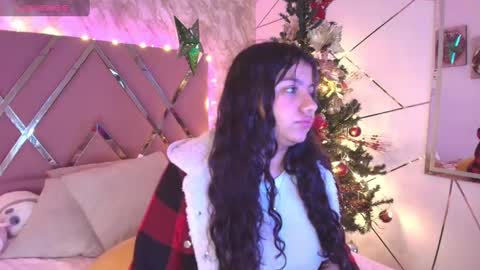 Snapshot of miaa_smiith1 chatting on December 22, 11:33 am miaa_smiith1 online show from December 22, 11:33 am