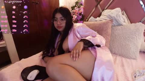 Snapshot of miaa_smiith1 chatting on February 15, 3:17 pm miaa_smiith1 online show from February 15, 3:17 pm