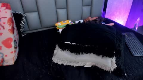 Snapshot of miaabrown__ chatting on January 8, 3:07 pm Mia online show from January 8, 3:07 pm