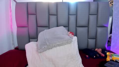 Snapshot of miaabrown__ chatting on January 10, 12:04 pm Mia online show from January 10, 12:04 pm