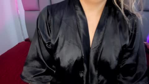 Snapshot of miaabrown__ chatting on January 28, 12:11 pm Mia online show from January 28, 12:11 pm