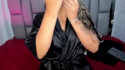 Snapshot of miaabrown__ chatting on February 26, 12:03 pm Mia online show from February 26, 12:03 pm