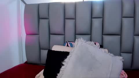 Snapshot of miaabrown__ chatting on March 11, 6:19 pm Mia online show from March 11, 6:19 pm