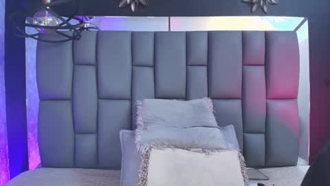 Snapshot of miaabrown__ chatting on September 12, 12:05 pm Mia online show from September 12, 12:05 pm