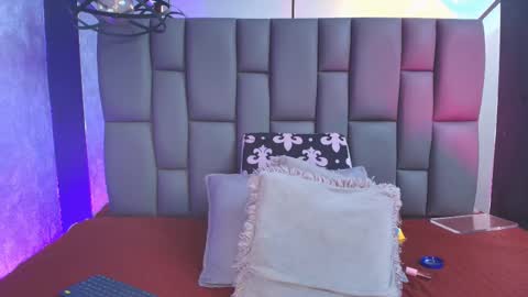 Snapshot of miaabrown__ chatting on September 13, 12:05 pm Mia online show from September 13, 12:05 pm