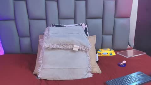 Snapshot of miaabrown__ chatting on September 16, 12:06 pm Mia online show from September 16, 12:06 pm