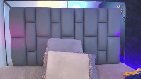 Snapshot of miaabrown__ chatting on October 14, 12:06 pm Mia online show from October 14, 12:06 pm