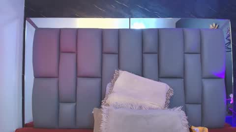 Snapshot of miaabrown__ chatting on October 16, 12:06 pm Mia online show from October 16, 12:06 pm