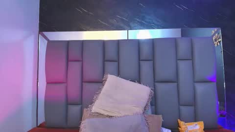 Snapshot of miaabrown__ chatting on October 18, 12:06 pm Mia online show from October 18, 12:06 pm