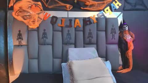 Snapshot of miaabrown__ chatting on October 20, 12:05 pm Mia online show from October 20, 12:05 pm