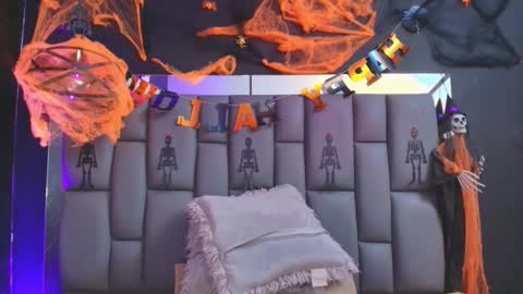 Snapshot of miaabrown__ chatting on October 27, 12:09 pm Mia online show from October 27, 12:09 pm