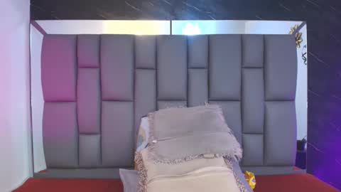 Mia online show from January 14, 12:11 pm