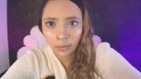 Mia online show from May 5, 12:02 pm