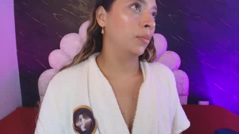 Mia online show from May 19, 12:11 pm