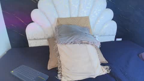 Snapshot of miaabrown__ chatting on May 30, 12:02 pm Mia online show from May 30, 12:02 pm
