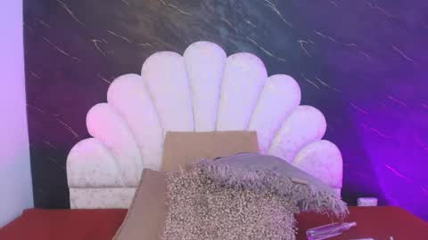 Snapshot of miaabrown__ chatting on June 3, 12:08 pm Mia online show from June 3, 12:08 pm