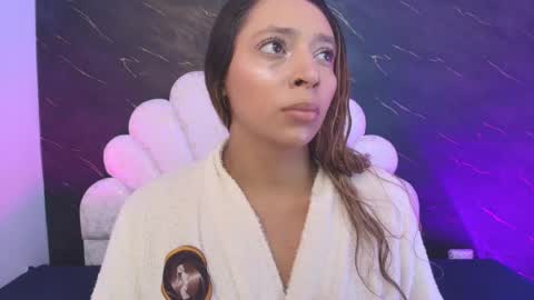 Snapshot of miaabrown__ chatting on June 5, 12:11 pm Mia online show from June 5, 12:11 pm