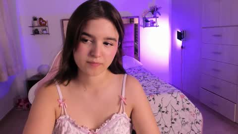 Snapshot of miaacute2 chatting on March 27, 7:57 pm Mia online show from March 27, 7:57 pm