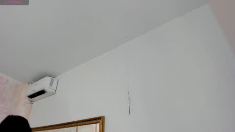 miaaffox online show from January 18, 7:39 pm