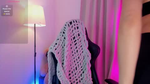 Mia online show from October 28, 7:27 pm