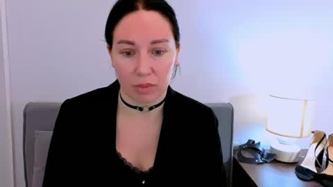 Mia online show from March 2, 4:14 pm