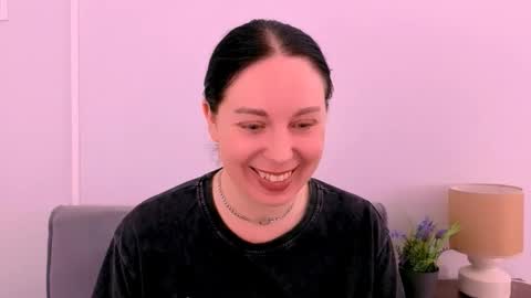 Mia online show from April 30, 2:34 pm