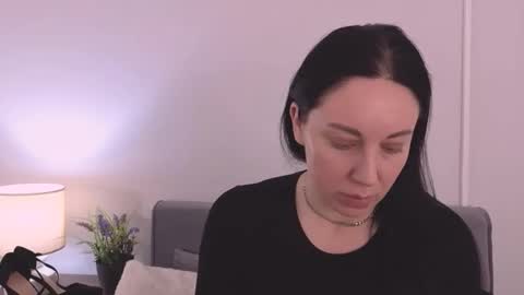Mia online show from May 18, 3:29 pm