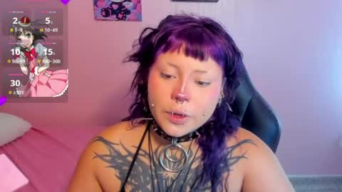 Mia online show from April 22, 1:12 pm