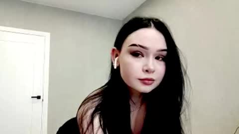 Snapshot of miaaster chatting on March 3, 7:36 am Mia online show from March 3, 7:36 am