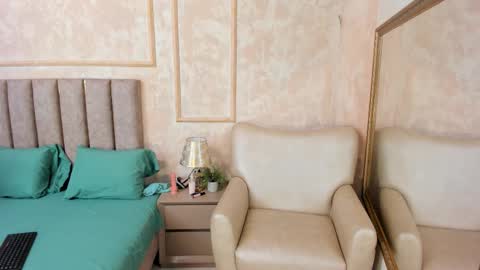 Miaasummer online show from February 6, 11:35 am