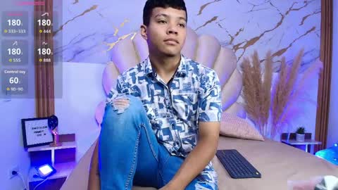 MiaayHero online show from April 3, 7:23 pm