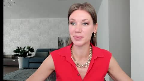 Mia online show from May 19, 4:30 am