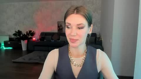 Mia online show from June 2, 4:25 am