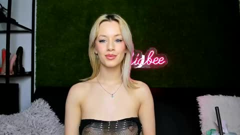 MiaBeeX online show from May 17, 5:09 pm