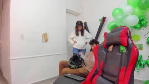 Mia and Max online show from March 20, 11:59 am