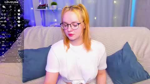 Mia online show from December 23, 7:39 am