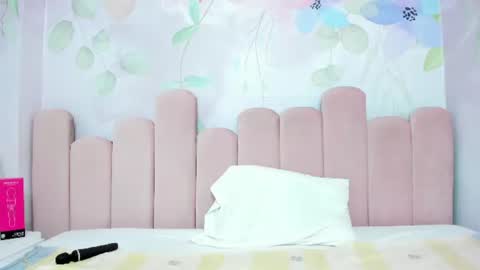 Mia online show from July 4, 10:27 pm
