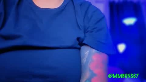 Snapshot of miacanela_xo chatting on October 25, 2:19 am Mia online show from October 25, 2:19 am