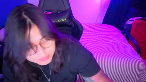 Snapshot of miacanela_xo chatting on February 16, 2:29 am Mia online show from February 16, 2:29 am