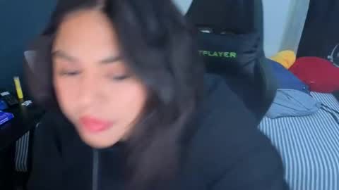 Snapshot of miacanela_xo chatting on March 15, 11:33 pm Mia online show from March 15, 11:33 pm