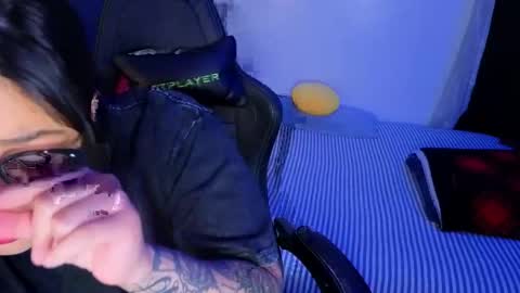 Snapshot of miacanela_xo chatting on March 16, 11:42 pm Mia online show from March 16, 11:42 pm